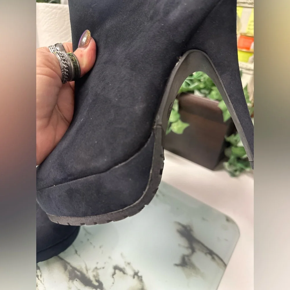 Black Stiletto Heeled Ankle Boots - Picture 7 of 15